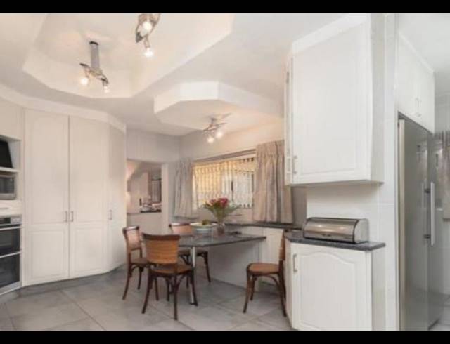 5 BEDROOM HOUSE FOR SALE IN GLENVISTA